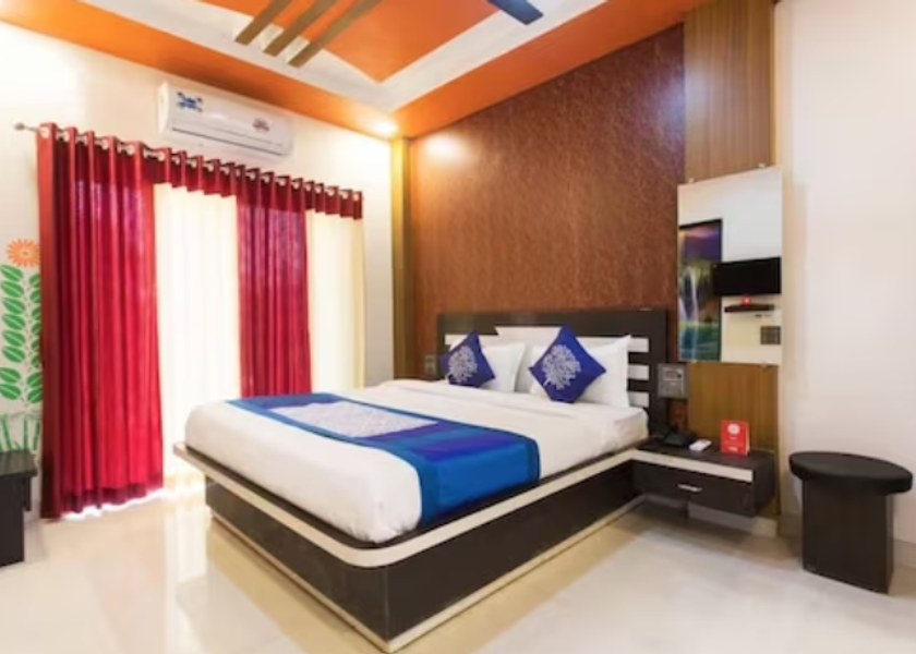 Maharashtra Mahabaleshwar Deluxe A/C Room