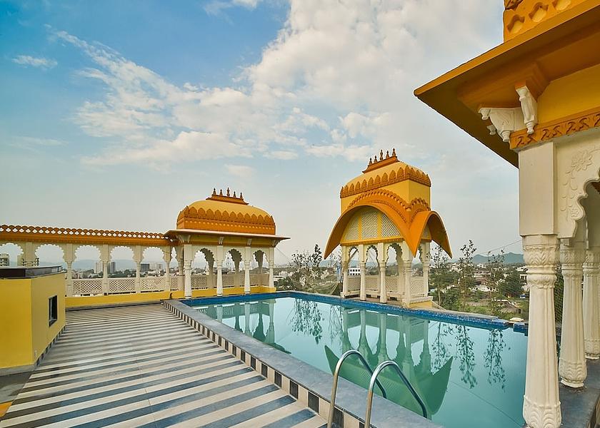 Rajasthan Udaipur Pool