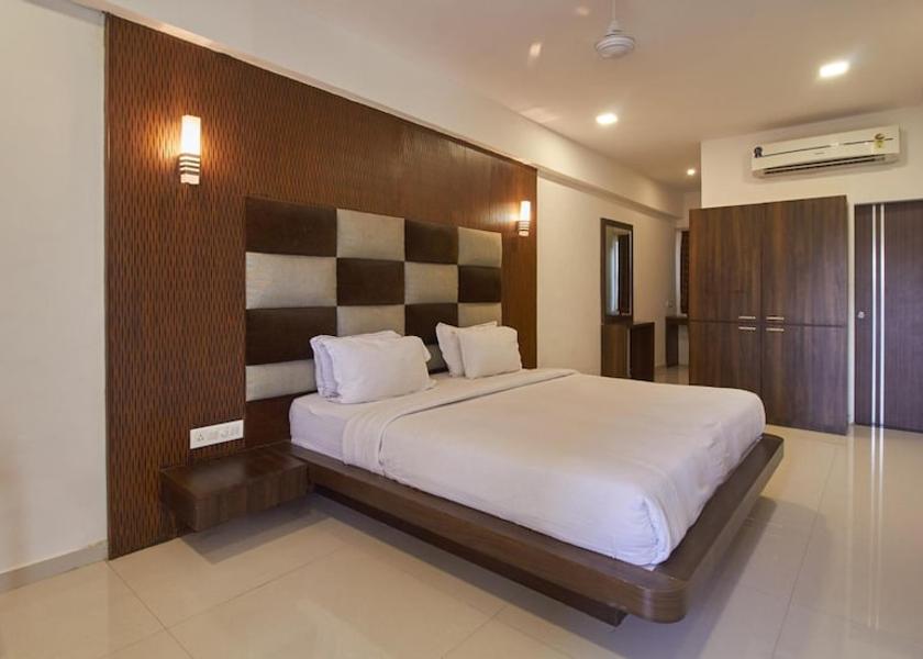 Gujarat Vadodara Deluxe Room