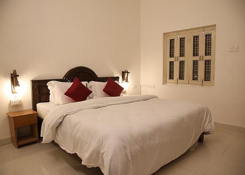 Madhya Pradesh Khajuraho Superior Private Room with AC and Attached Bathroom
