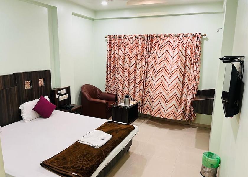 Gujarat Vapi DELUXE ROOM