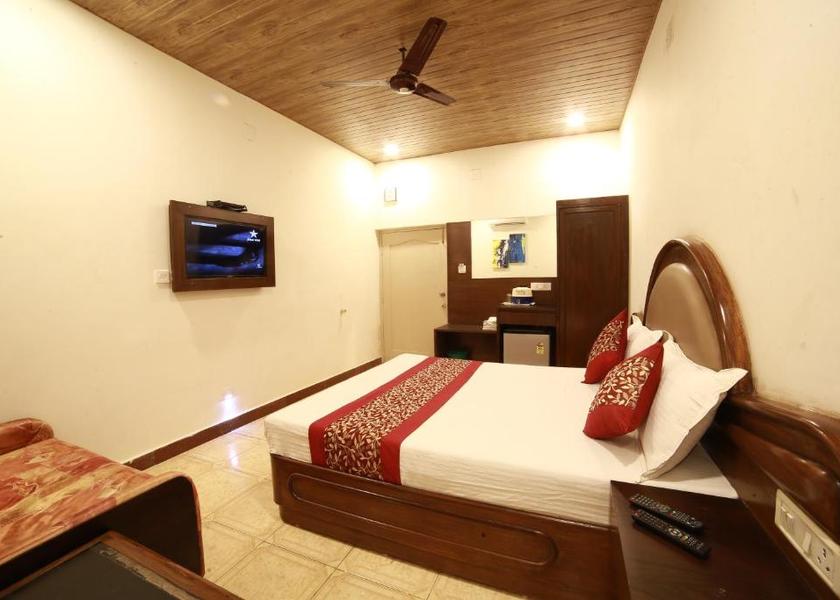 Rajasthan Mount Abu Deluxe AC Room