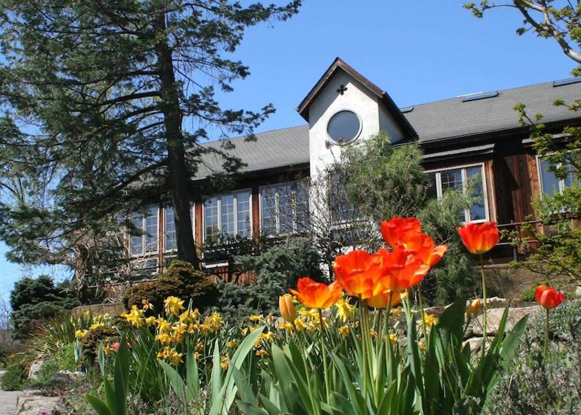 Pennsylvania Fogelsville Exterior Detail