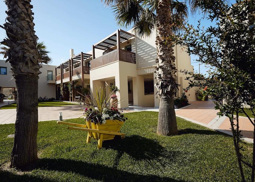 Crete Platanias Garden