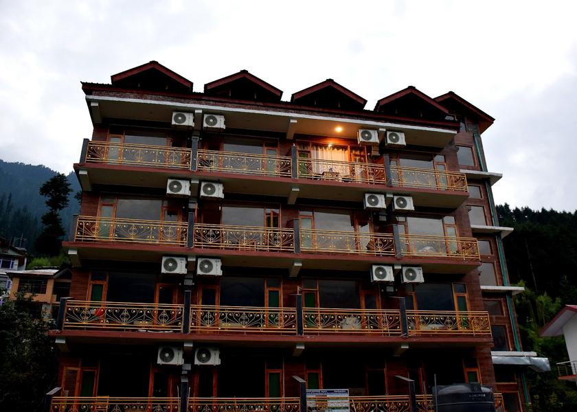 Himachal Pradesh Manali Hotel Exterior
