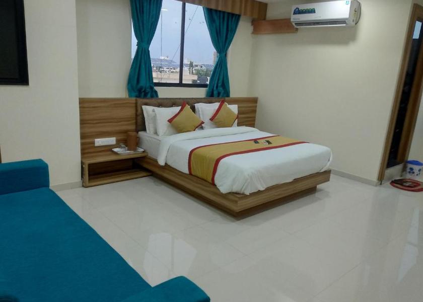 Gujarat Anand Deluxe Double Room