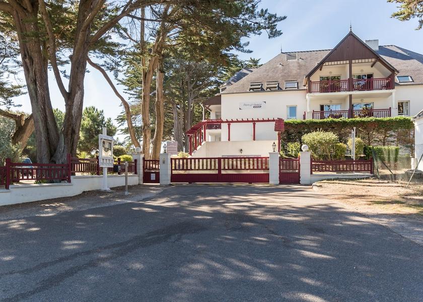 Pays de la Loire Le Pouliguen Exterior Detail