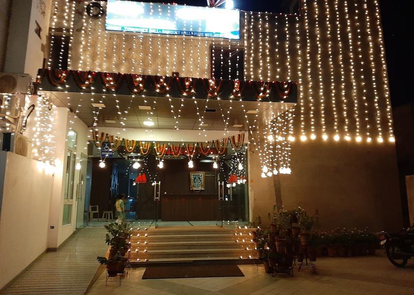 Rajasthan Dausa Front of property - evening/night