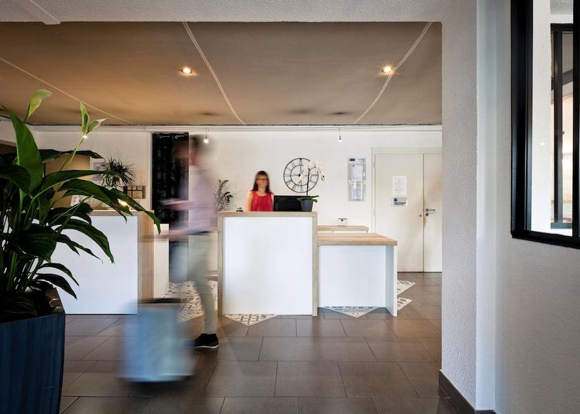 Auvergne-Rhone-Alpes Saint-Genis-Laval Lobby