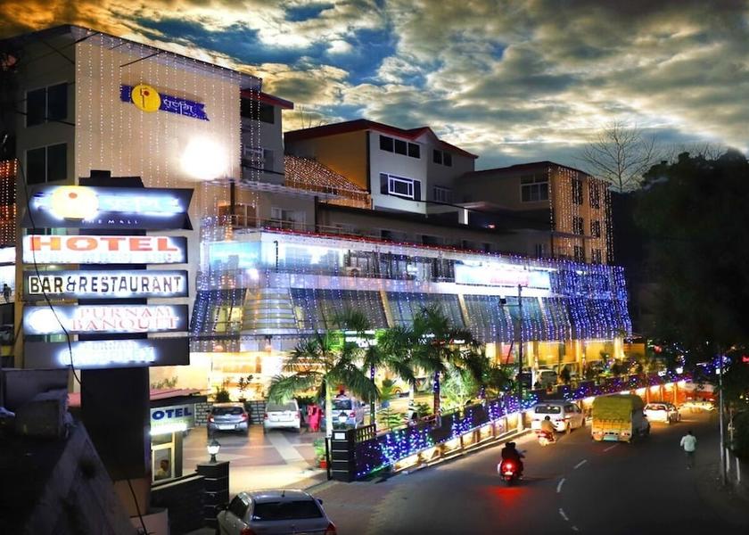 Himachal Pradesh Bilaspur Front of property - evening/night