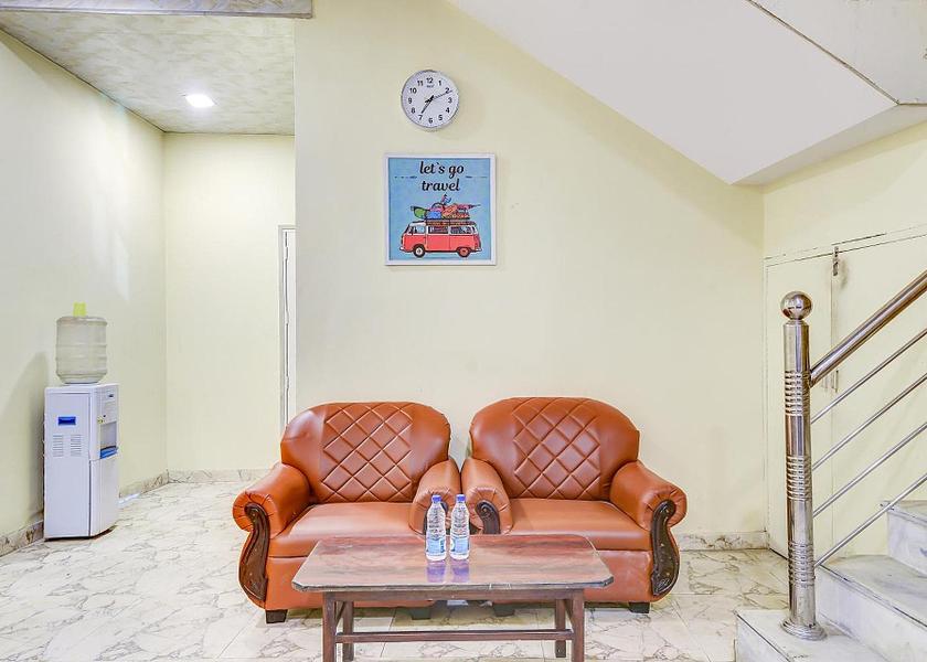 Delhi Delhi Lobby