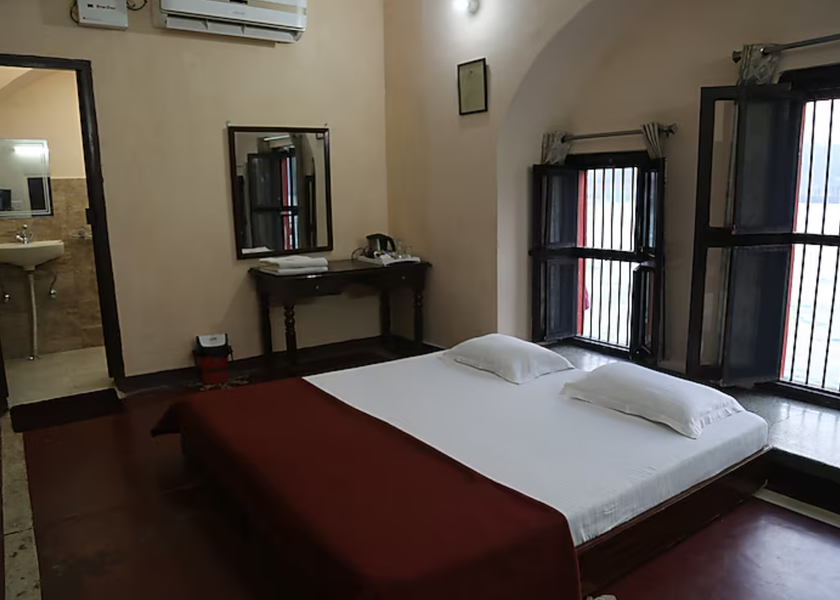 Uttarakhand Haridwar Deluxe Bed Room River View
