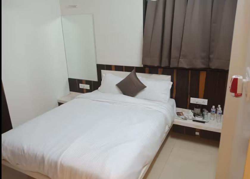 Maharashtra Pune Room
