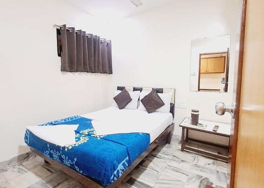 Gujarat Surat Deluxe AC Room