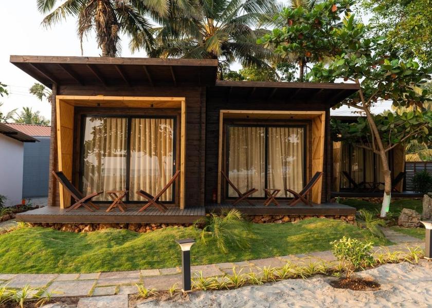 Goa Morjim Hotel Exterior