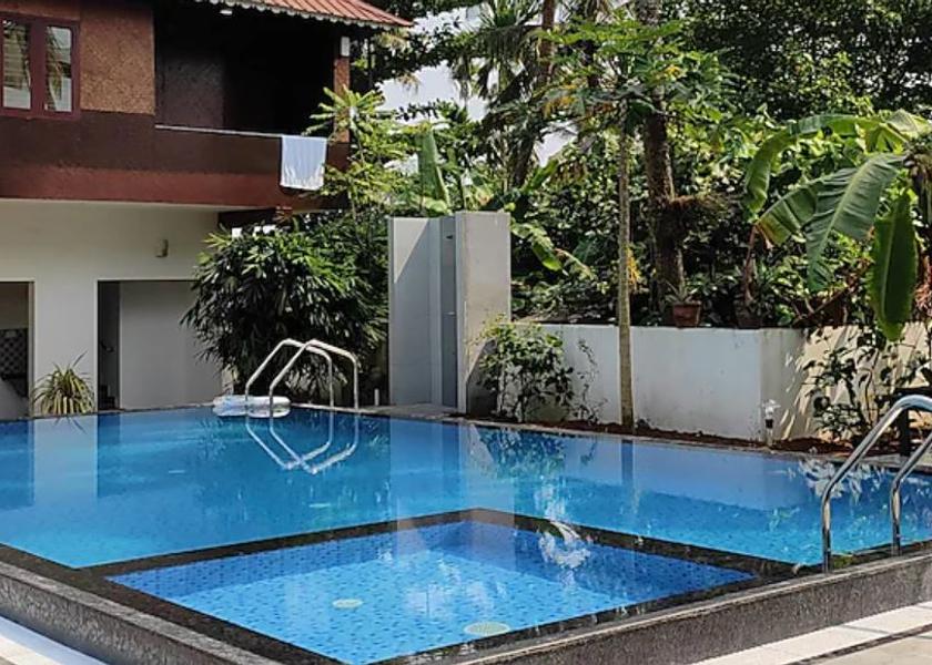 Kerala Kochi Pool