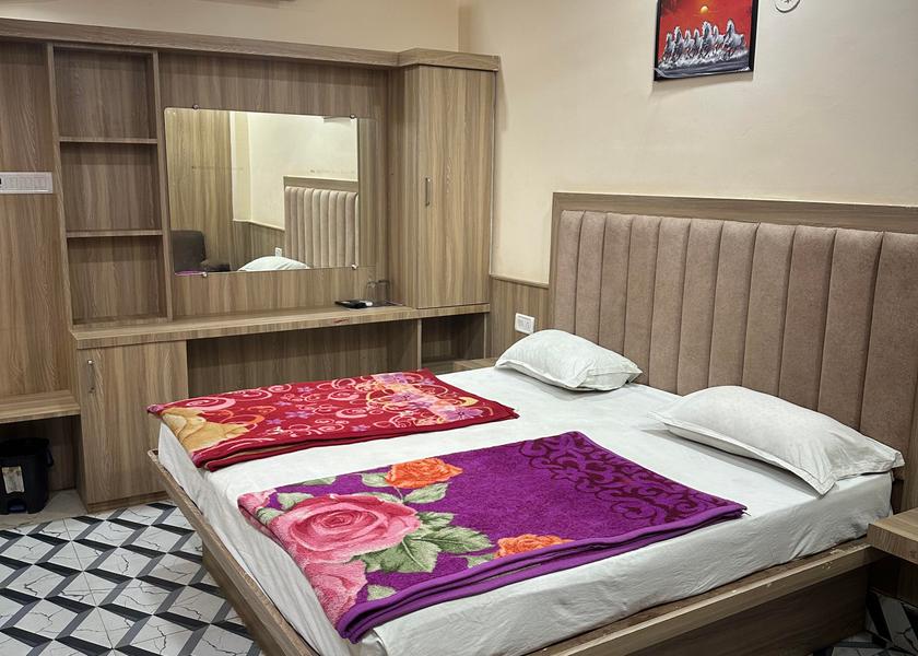 Madhya Pradesh Jabalpur Non Ac - Single