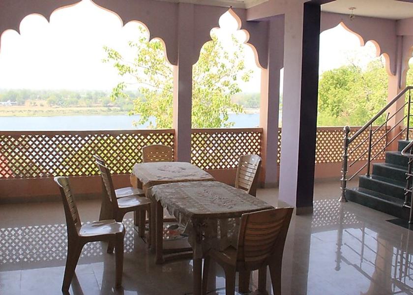 Madhya Pradesh Maheshwar Food & Dining