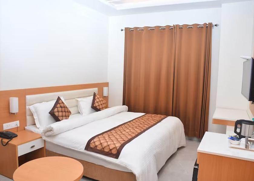 Uttar Pradesh Vrindavan Deluxe Room