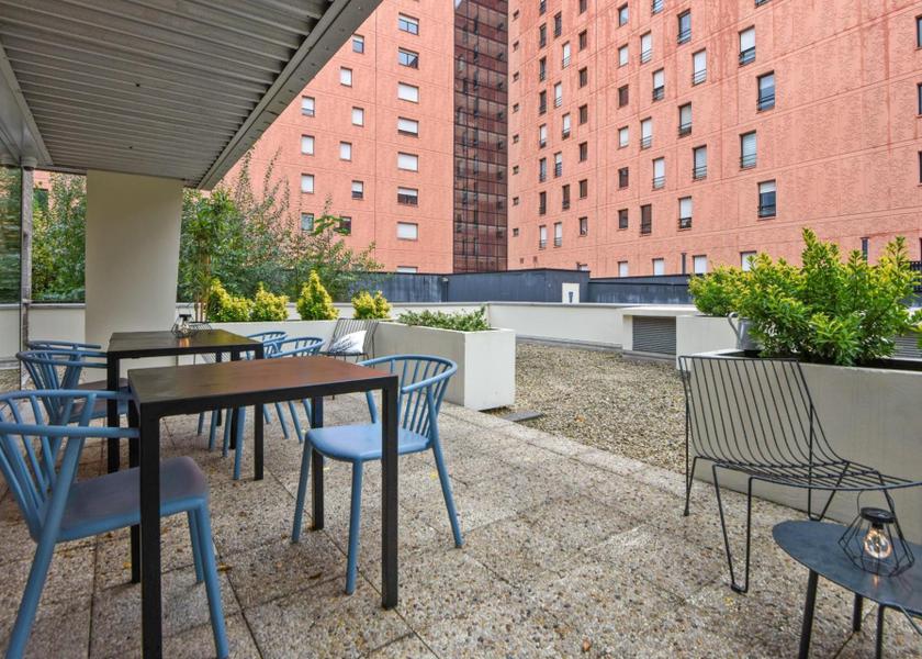 Hauts-de-France La Madeleine facilities