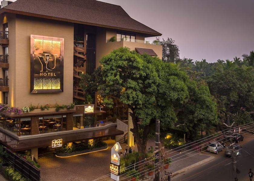 Goa Candolim Front of property