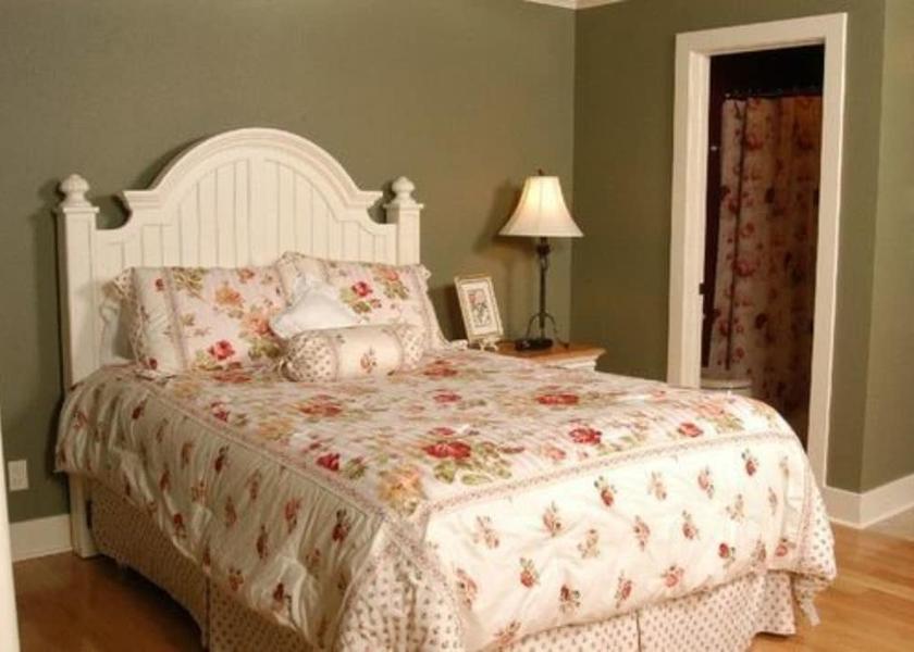 Illinois Paxton Room