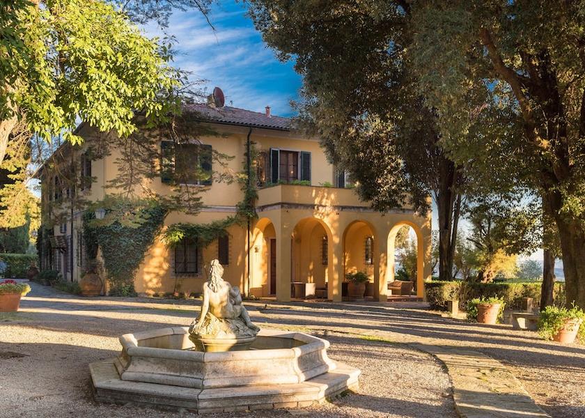 Tuscany Sassetta Facade
