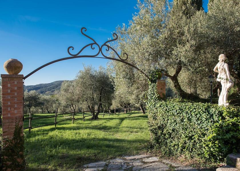 Tuscany Sassetta Exterior Detail