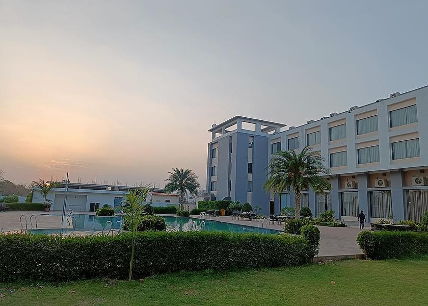 Rajasthan Ajmer Front of property - evening/night