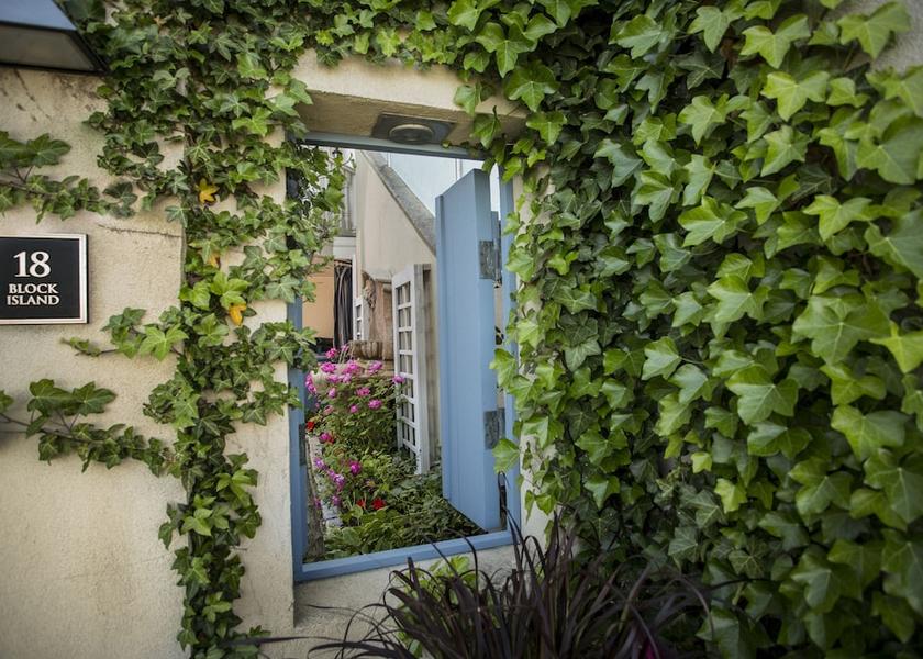 Rhode Island Newport Room