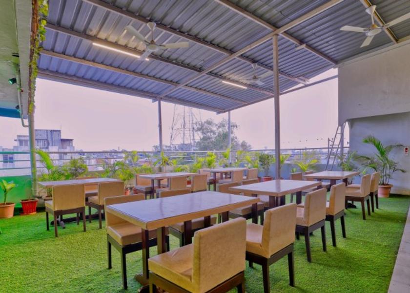 Madhya Pradesh Indore Food & Dining
