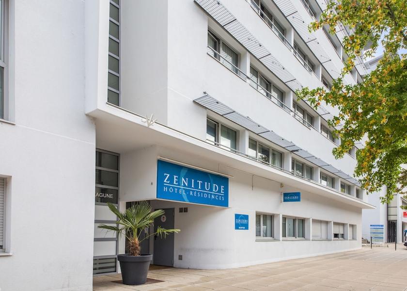 Pays de la Loire Le Mans Facade