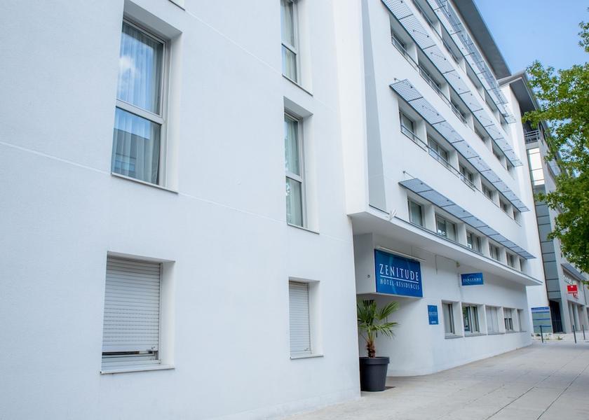 Pays de la Loire Le Mans Facade