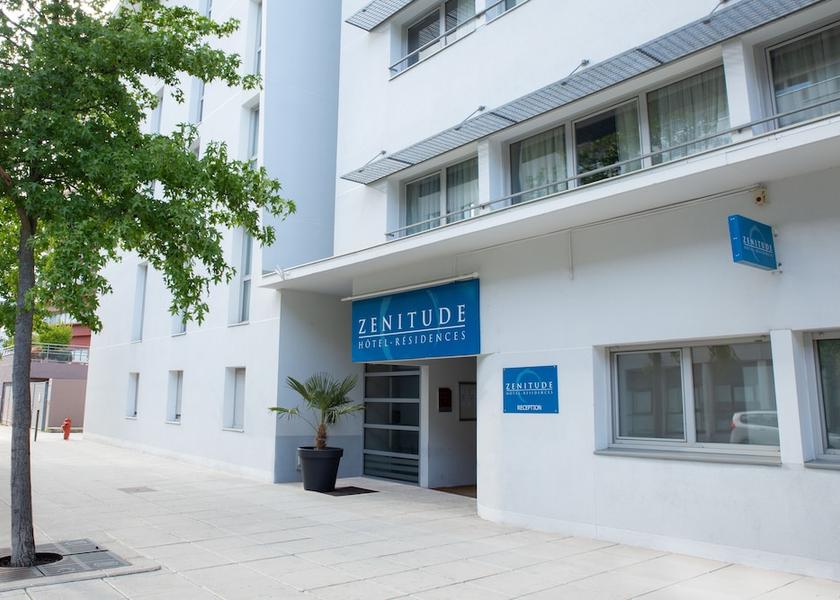 Pays de la Loire Le Mans Entrance