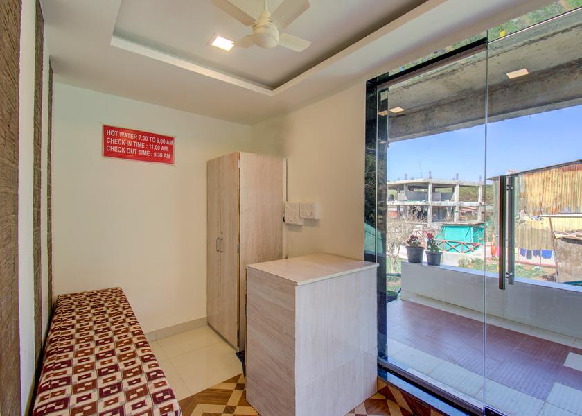 Maharashtra Mahabaleshwar Deluxe Room with Balcony