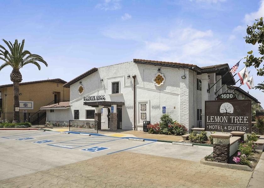 California Anaheim Front of property