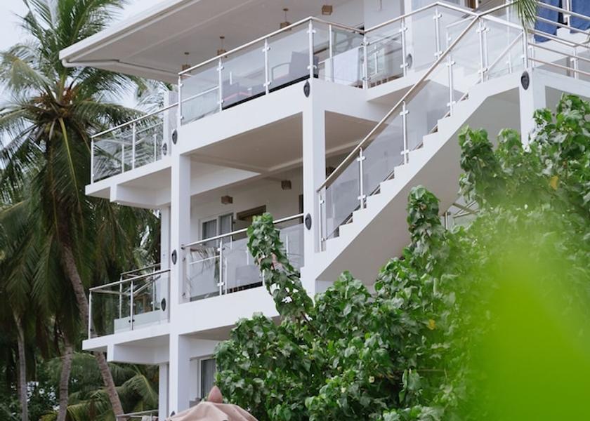 Kaafu Atoll Thulusdhoo Island Exterior Detail