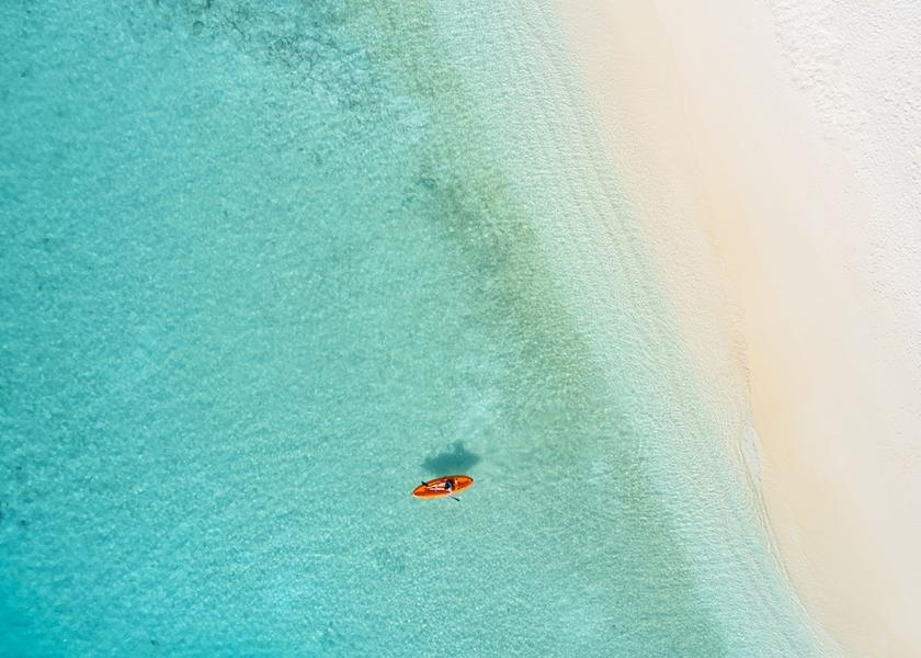 South Nilandhe Atoll Vilu Reef Kayaking