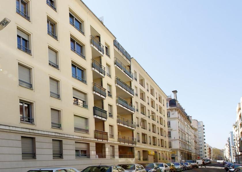 Auvergne-Rhône-Alpes Lyon Front of property