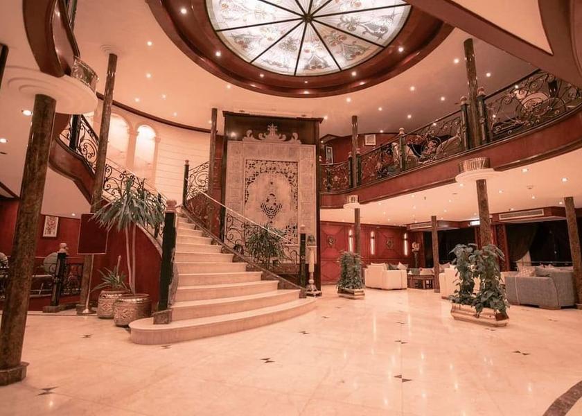  Luxor Interior Entrance