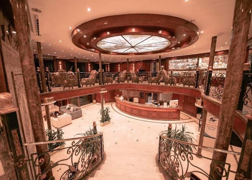  Luxor Interior Entrance