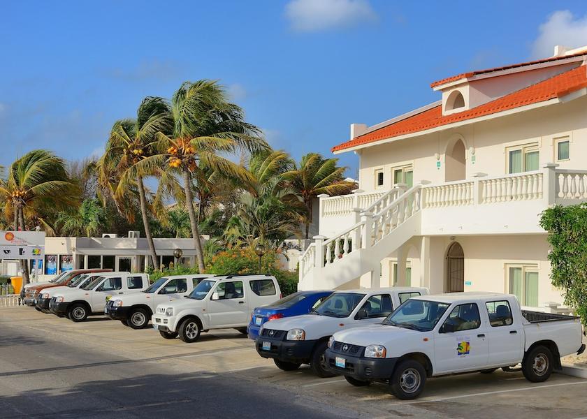  Kralendijk Interior Entrance