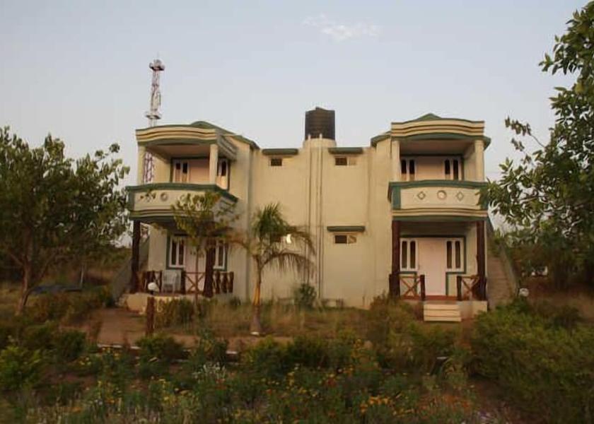 Madhya Pradesh Kanha Facade