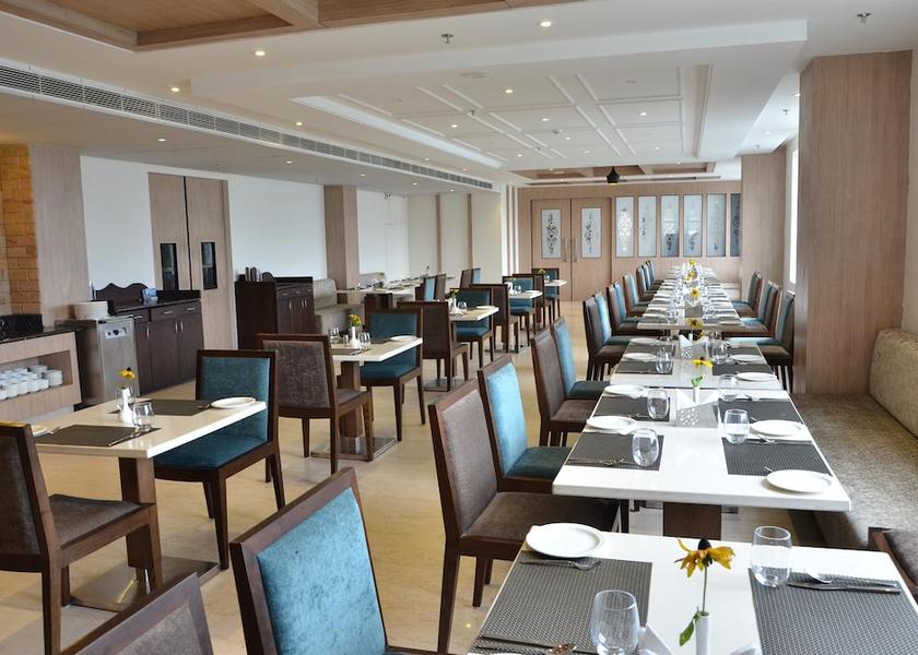 Himachal Pradesh Kasauli Breakfast Area