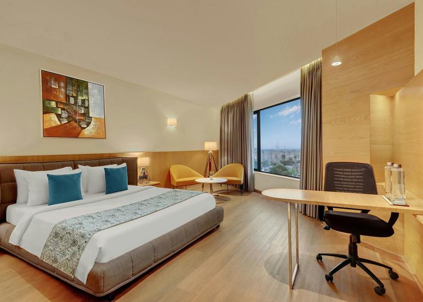Gujarat Jamnagar King Hazel Suite - Work desk