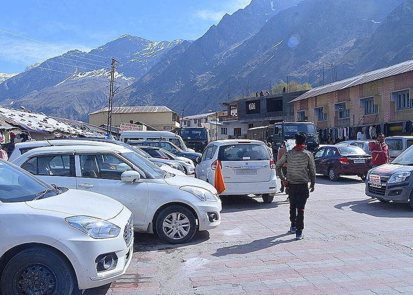 Uttarakhand Badrinath Facade