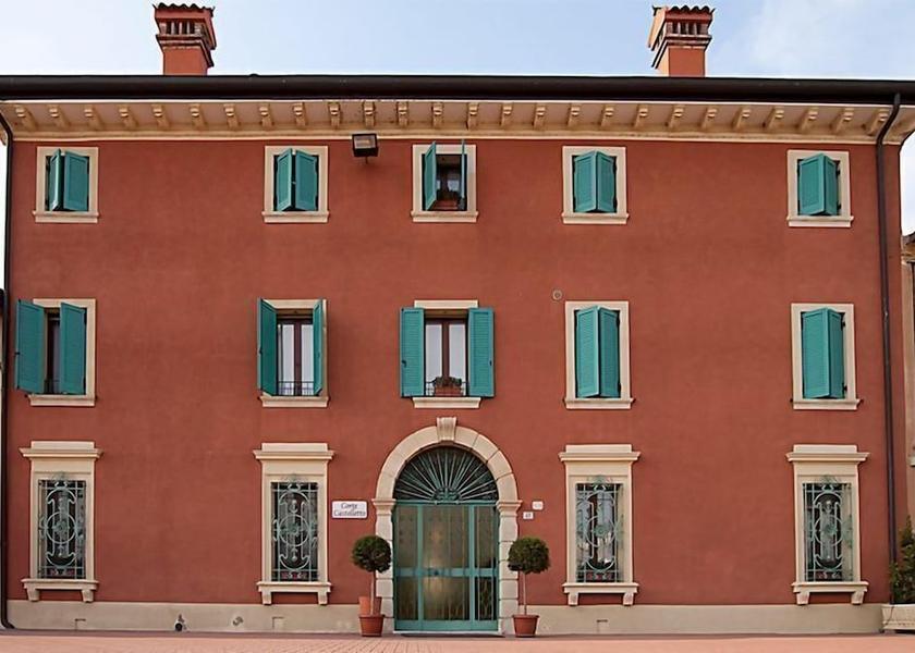 Veneto Nogarole Rocca Exterior Detail