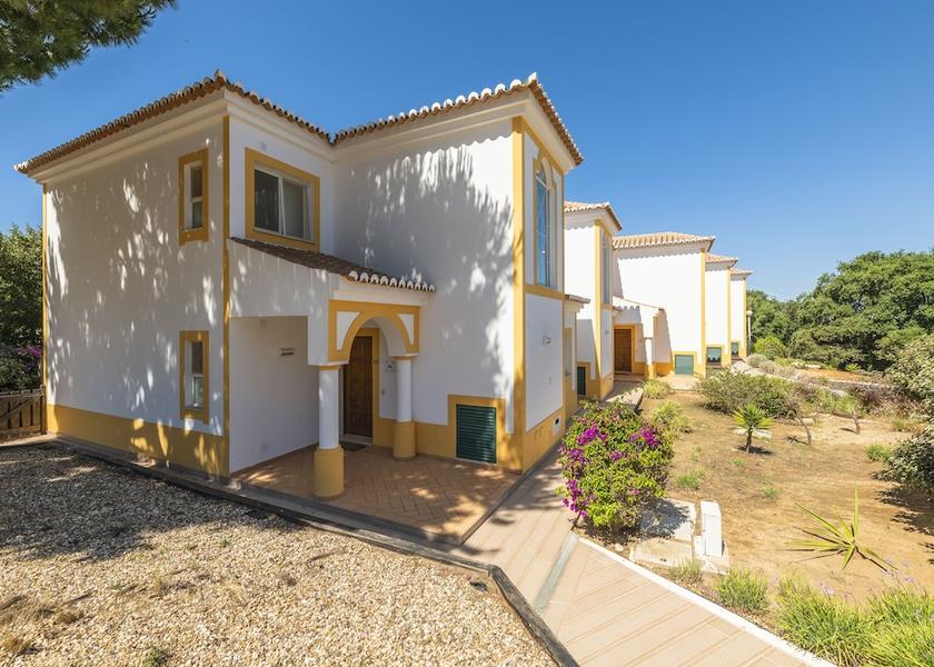 Faro Lagoa Exterior Detail