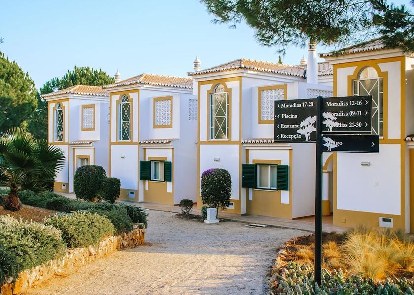 Faro Lagoa Exterior Detail