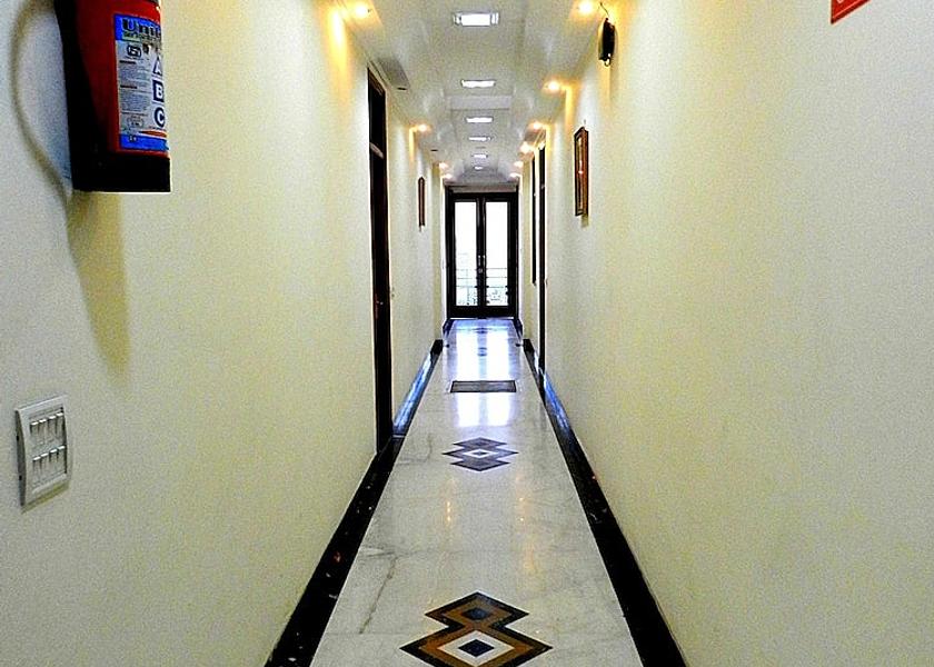 Delhi Delhi Lobby